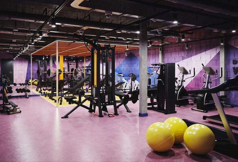 בית מלון כפרי The Social Hub Madrid 4 Star