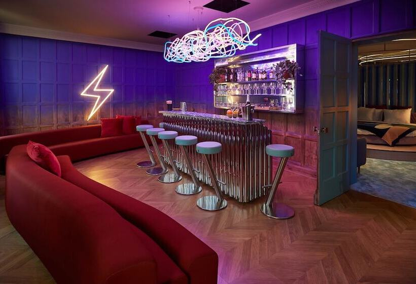 בית מלון כפרי The Social Hub Madrid 4 Star