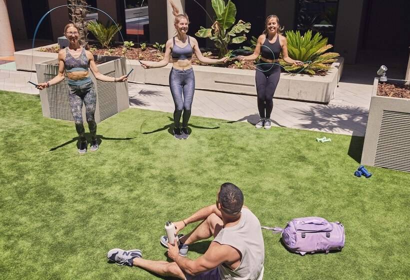 בית מלון כפרי The Social Hub Madrid 4 Star