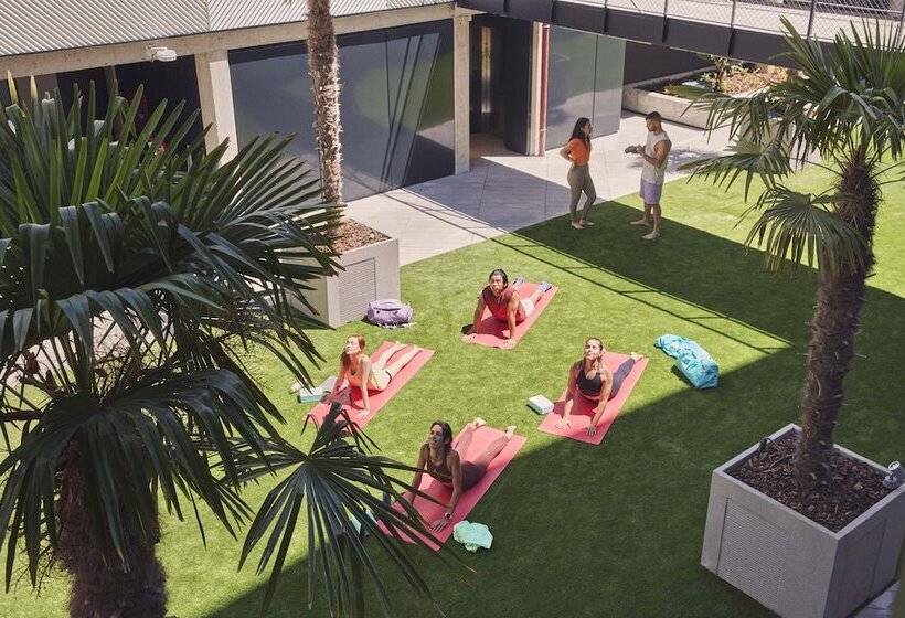 בית מלון כפרי The Social Hub Madrid 4 Star