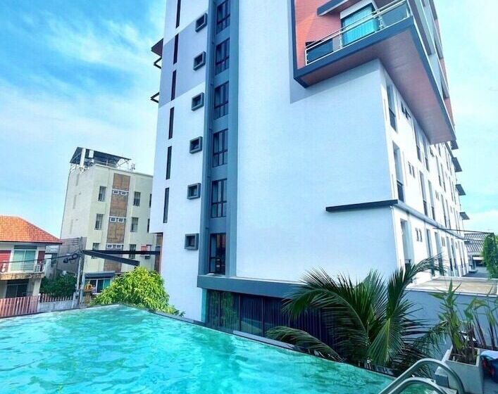 Отель The Vita Plus