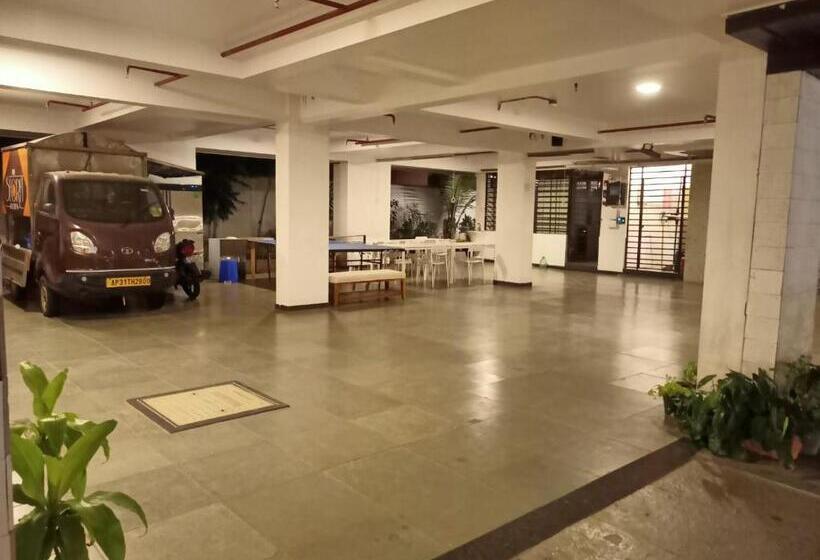 فندق Waltair Abode