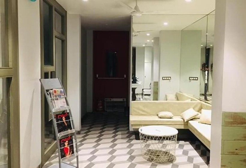 فندق Waltair Abode