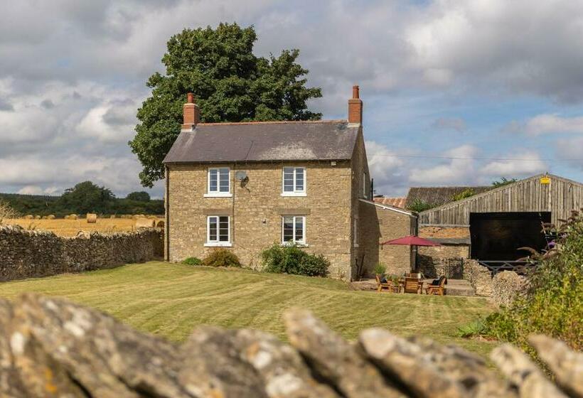 Luxury Farmhouse With Stunning Views And Hot Tub