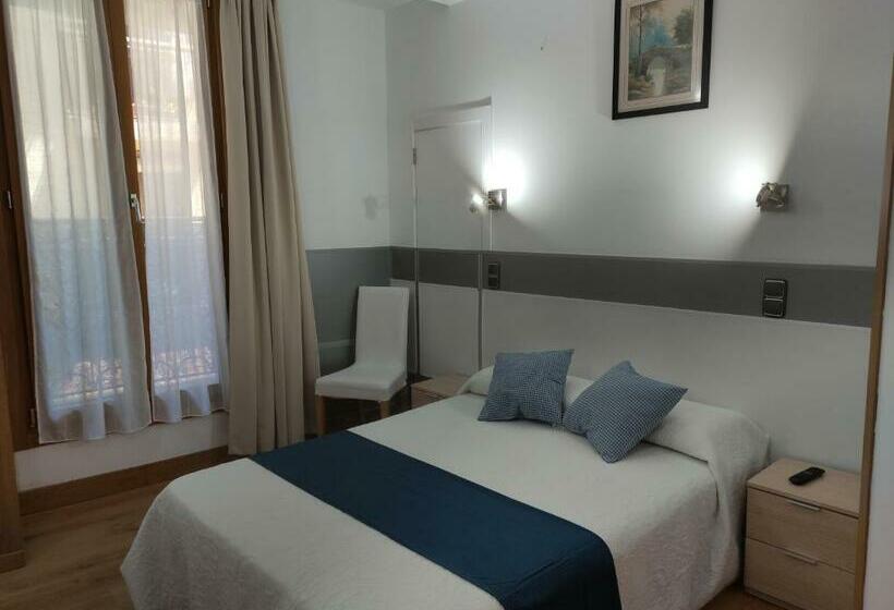 ペンション Alojadonosti City Center