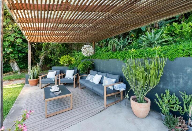 Пансион The Beach Bungalow