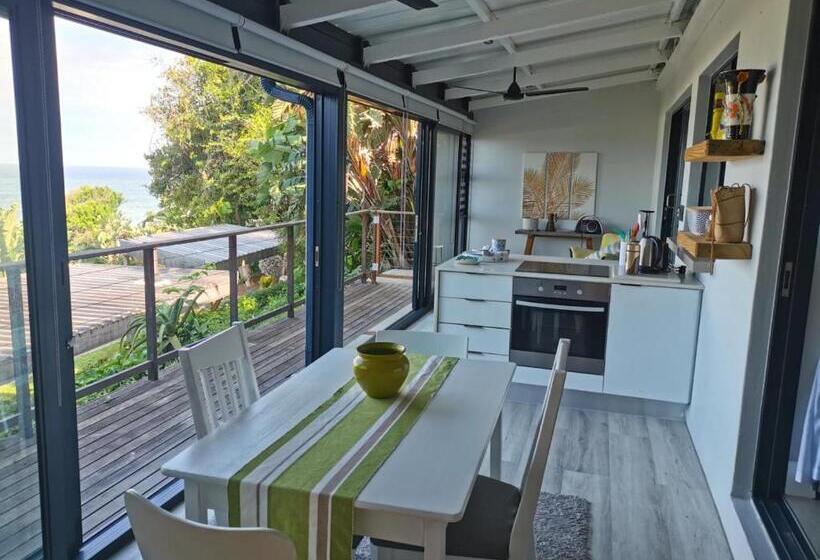 Пансион The Beach Bungalow