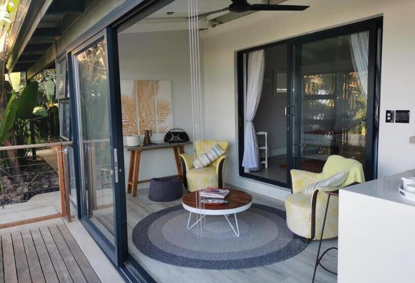 Пансион The Beach Bungalow