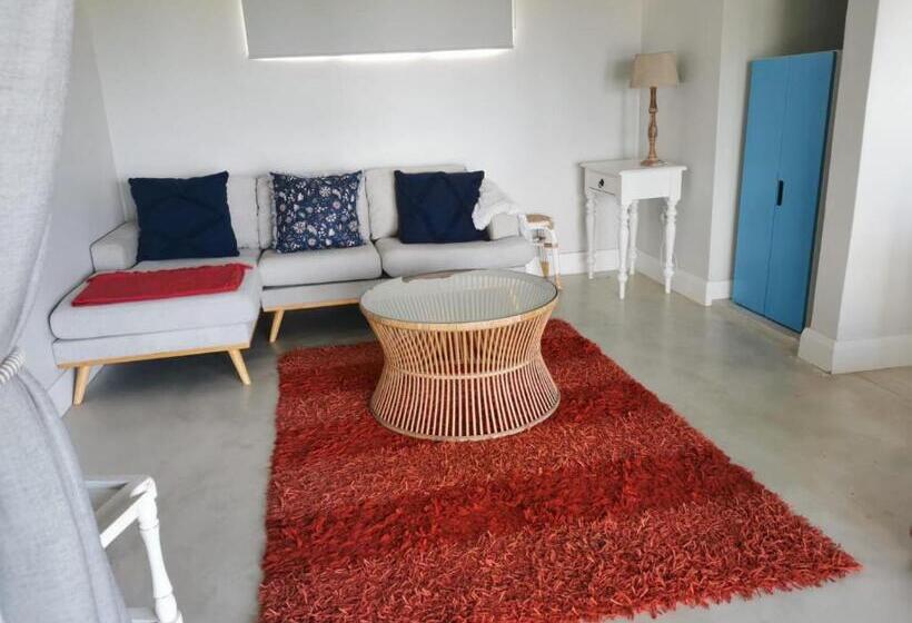 Пансион The Beach Bungalow