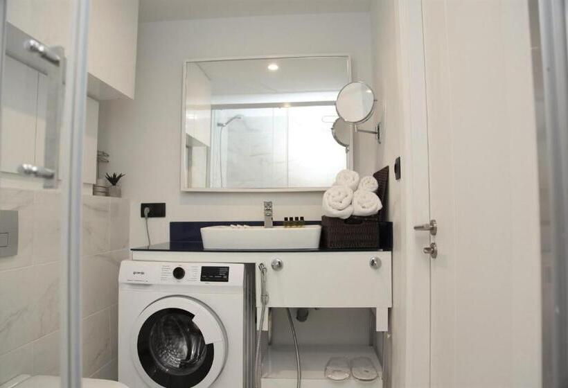 Sea View Aparthotel In Batumi