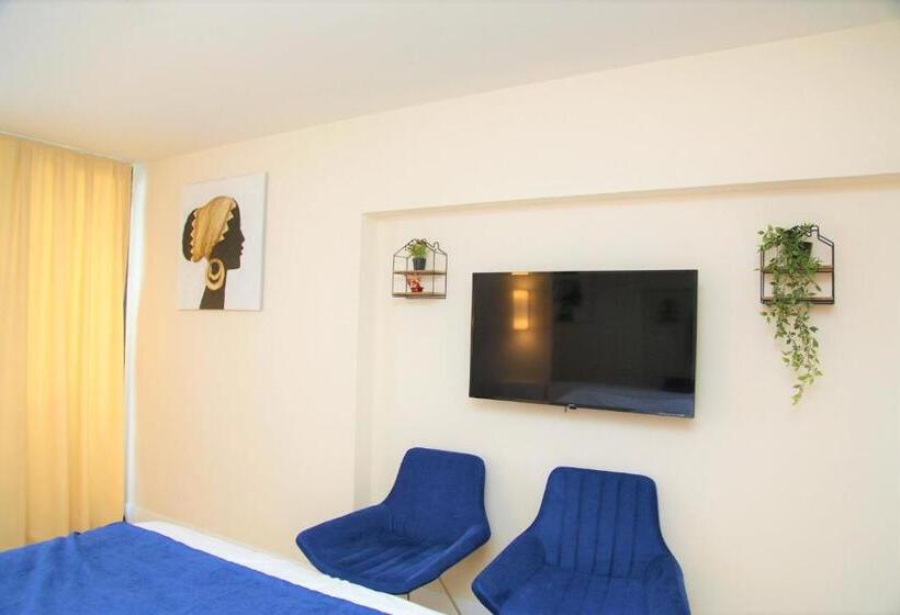 Sea View Aparthotel In Batumi