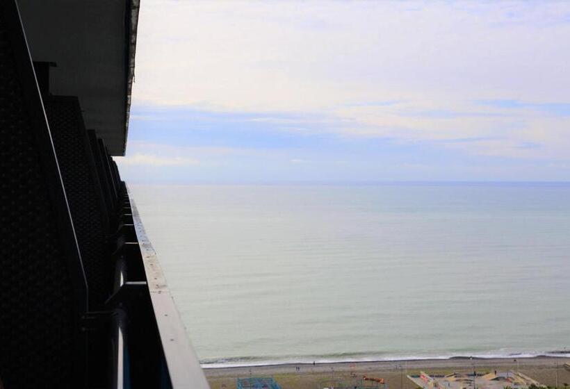 Sea View Aparthotel In Batumi