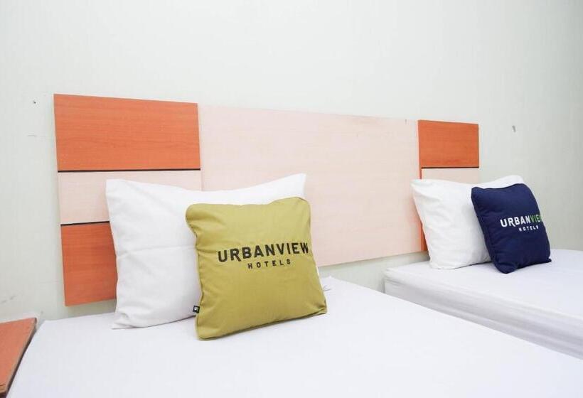 Urbanview Hotel Platinum Parepare