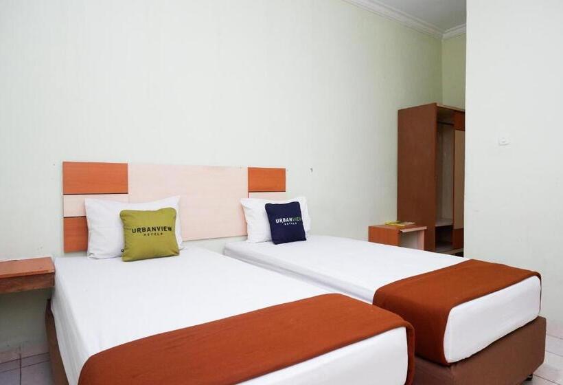 Urbanview Hotel Platinum Parepare
