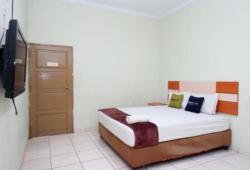 Urbanview Hotel Platinum Parepare