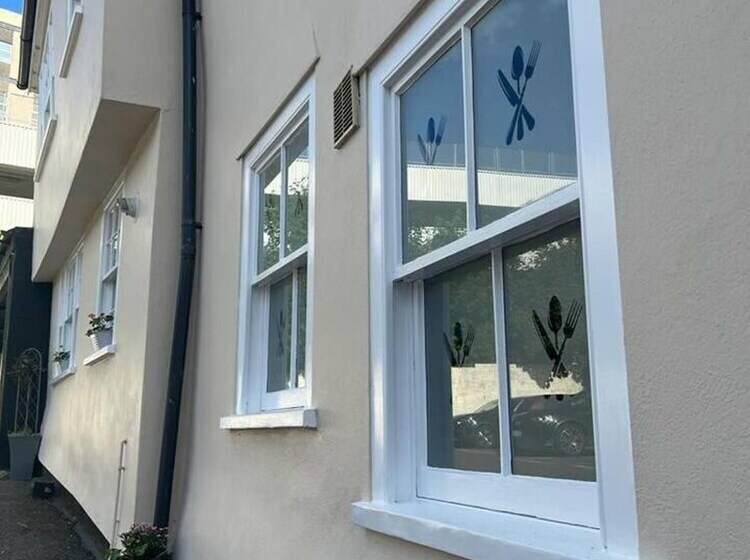 2 Bed Grade 2   Dates Back To 1500 S