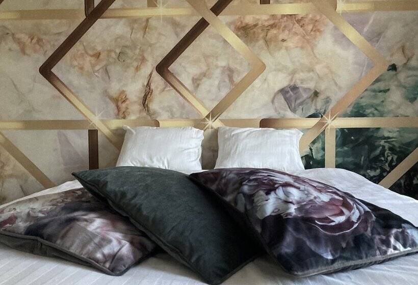 Cheriedel Bed & Breakfast & Art Gallery