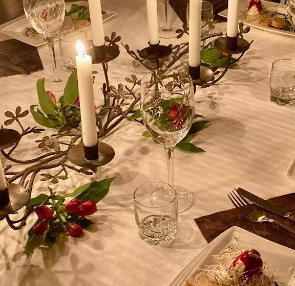 Cheriedel Bed & Breakfast & Art Gallery