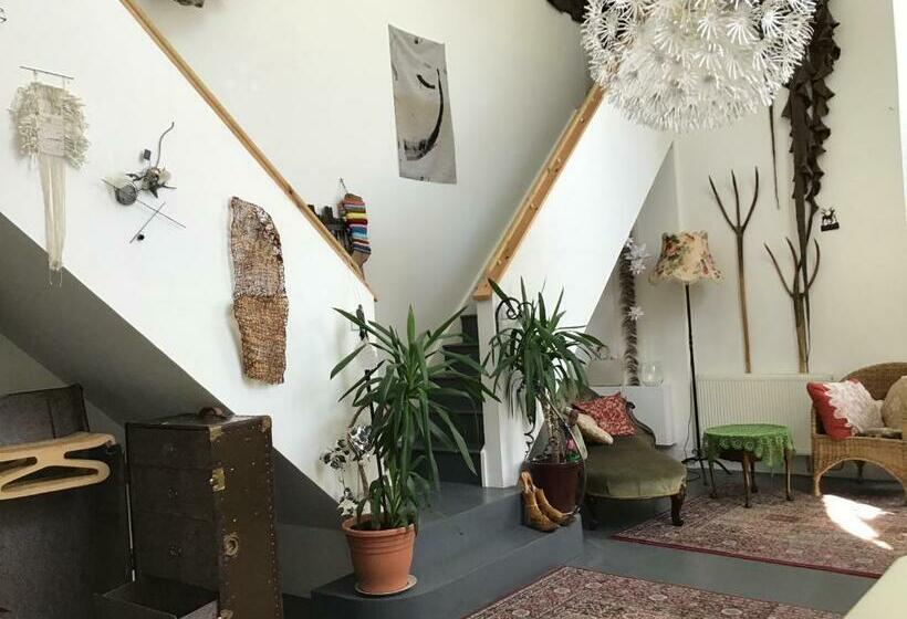Gallery Flat