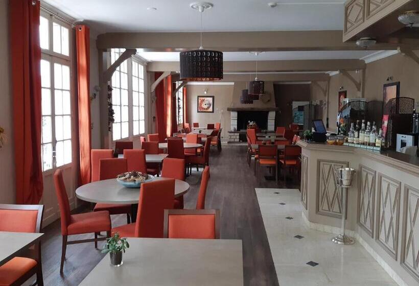 Отель Logis Hôtel Restaurant Le Parc