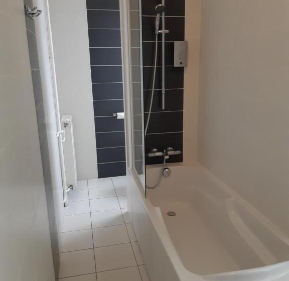 Отель Logis Hôtel Restaurant Le Parc