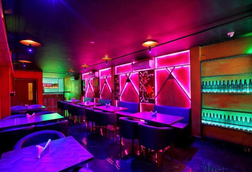 Отель Park Residency Koothattukulam