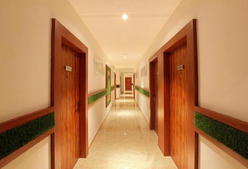 Отель Park Residency Koothattukulam