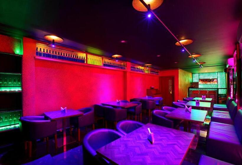 Отель Park Residency Koothattukulam