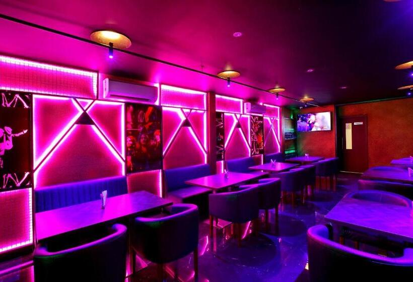 Отель Park Residency Koothattukulam