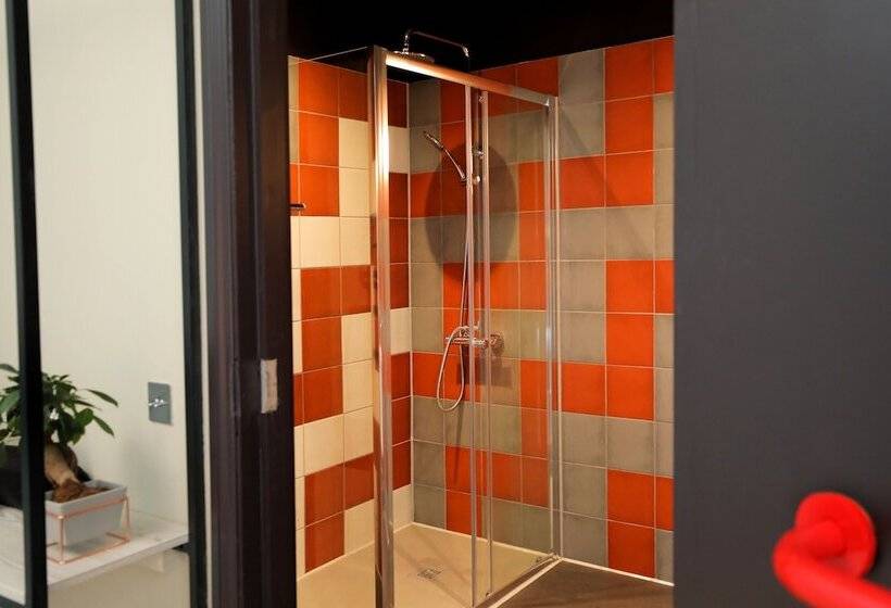 בית מלון כפרי Revolver