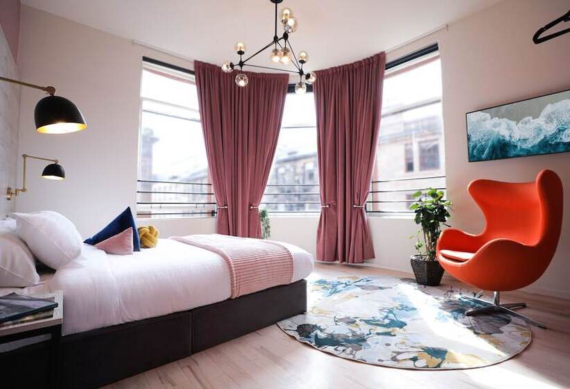 בית מלון כפרי Revolver