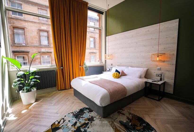 בית מלון כפרי Revolver