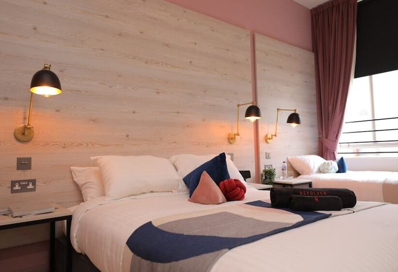 בית מלון כפרי Revolver