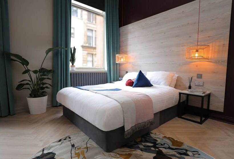 בית מלון כפרי Revolver