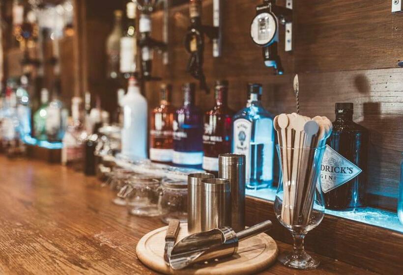 בית מלון כפרי The Poachers