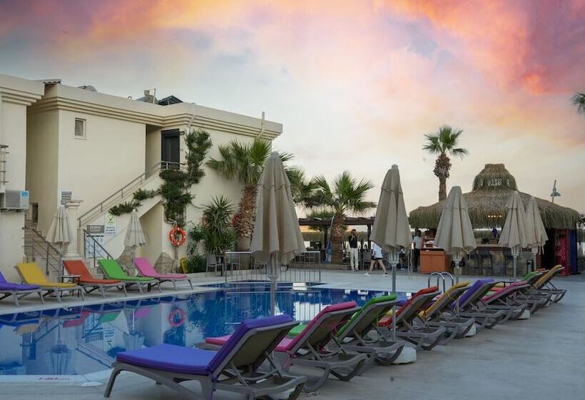 فندق Zuzuu Beach