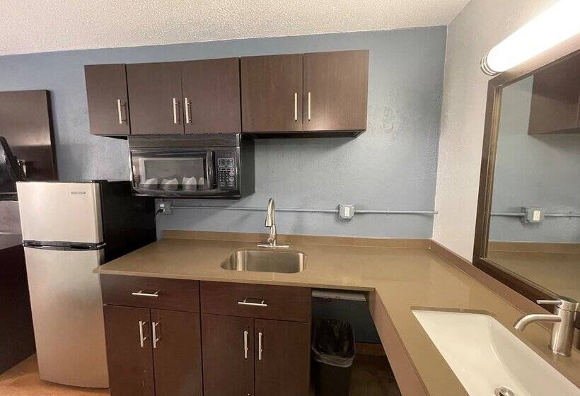 فندق على الطريق Hometowne Studios By Red Roof Battle Creek