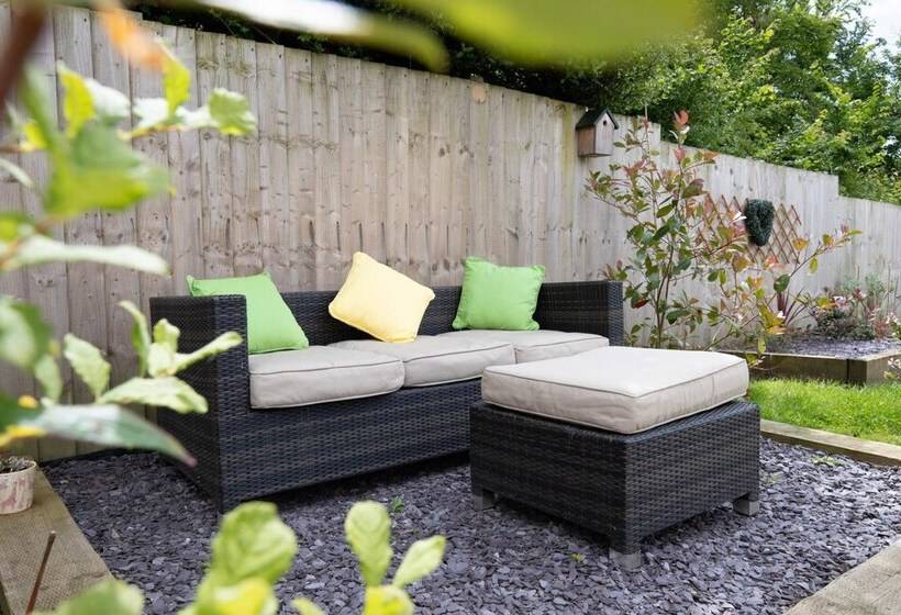 Parsonage Cottage Peaceful, Dog Friendly Cottage