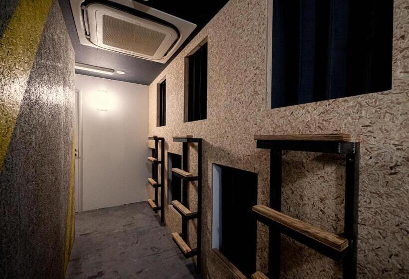 فندق صغير Bench