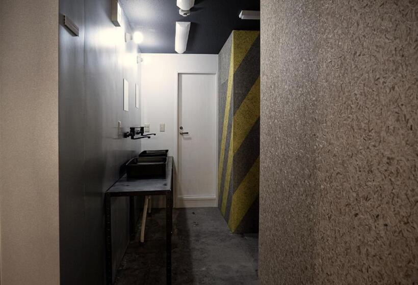 فندق صغير Bench