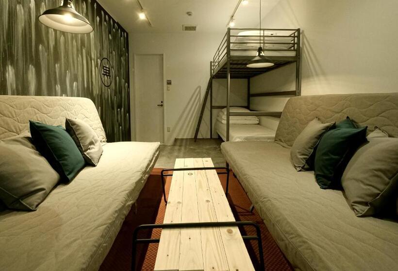 فندق صغير Bench