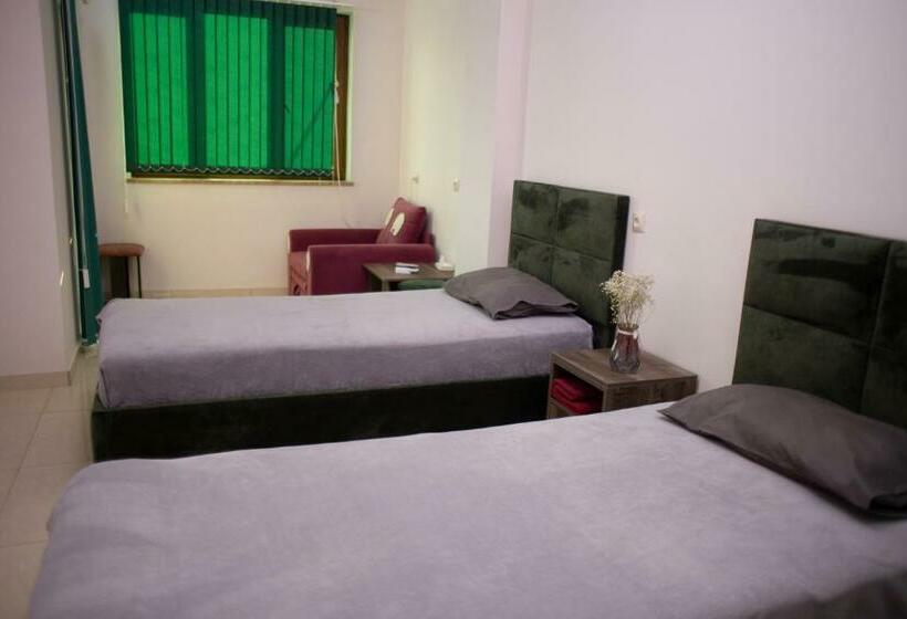 민박 Apex Rest House Of 10 Rooms And Pool