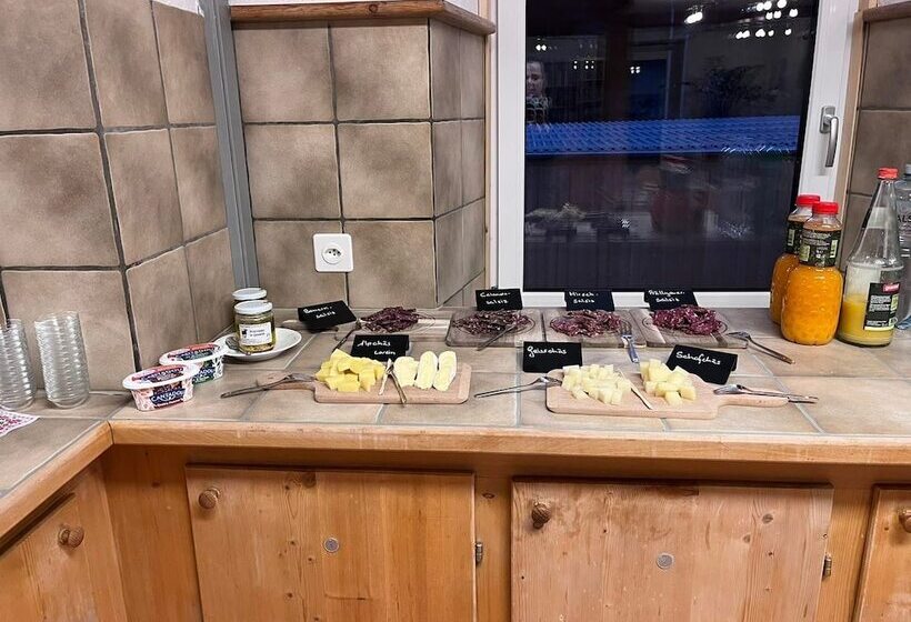 Chrona Bed & Breakfast