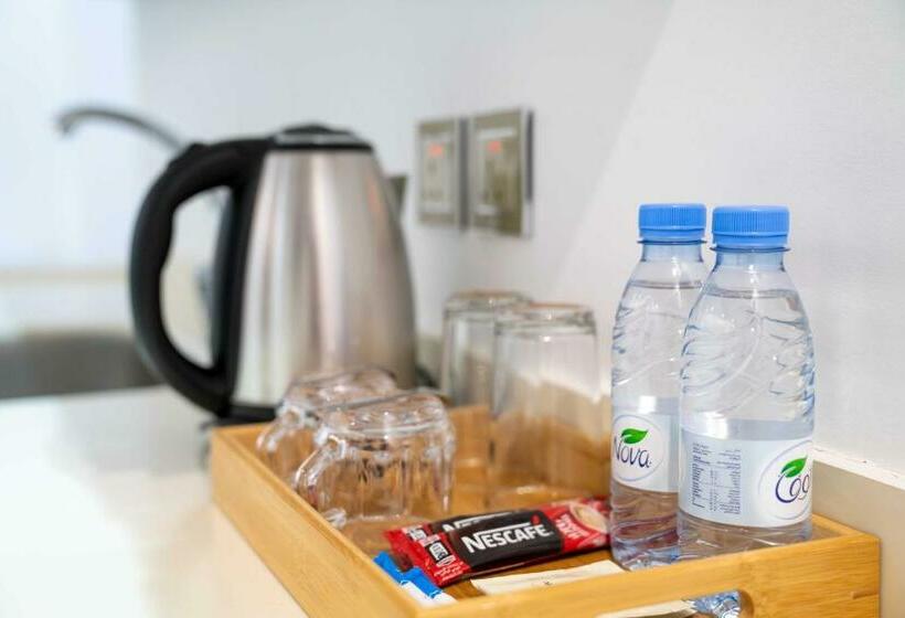 فندق الغيمة التاسعة