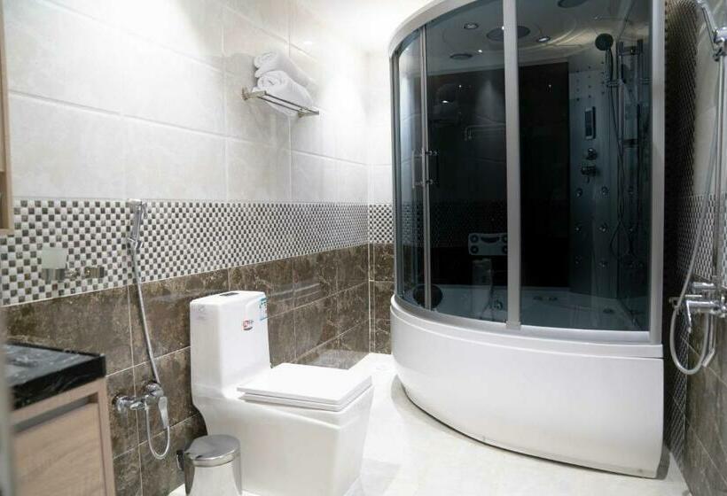 فندق الغيمة التاسعة