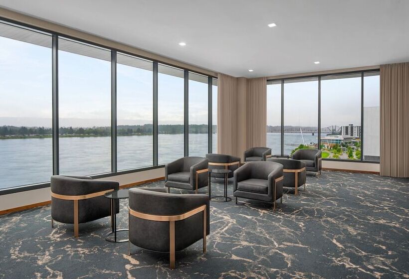 Ac Hotel By Marriott Vancouver Waterfront