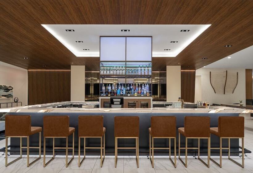 Ac Hotel By Marriott Vancouver Waterfront