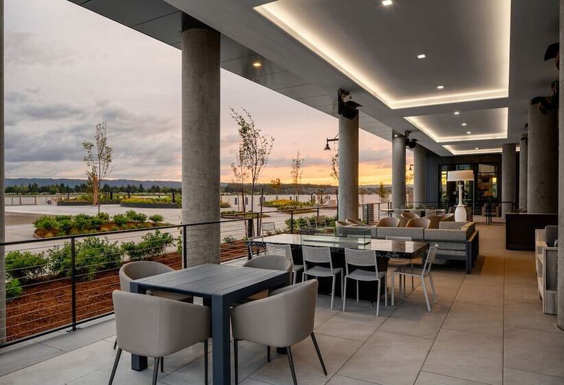 Ac Hotel By Marriott Vancouver Waterfront