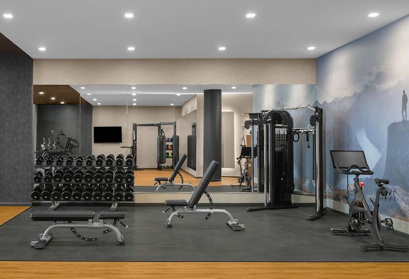 Ac Hotel By Marriott Vancouver Waterfront