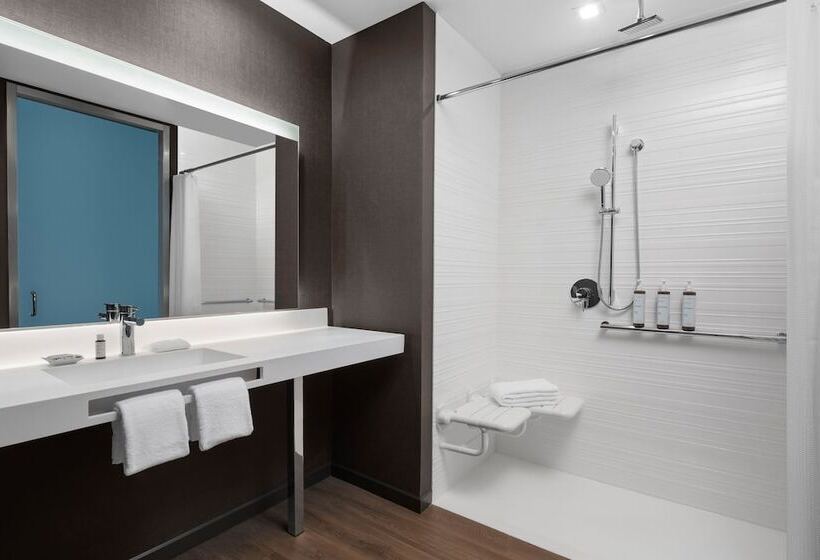 Ac Hotel By Marriott Vancouver Waterfront